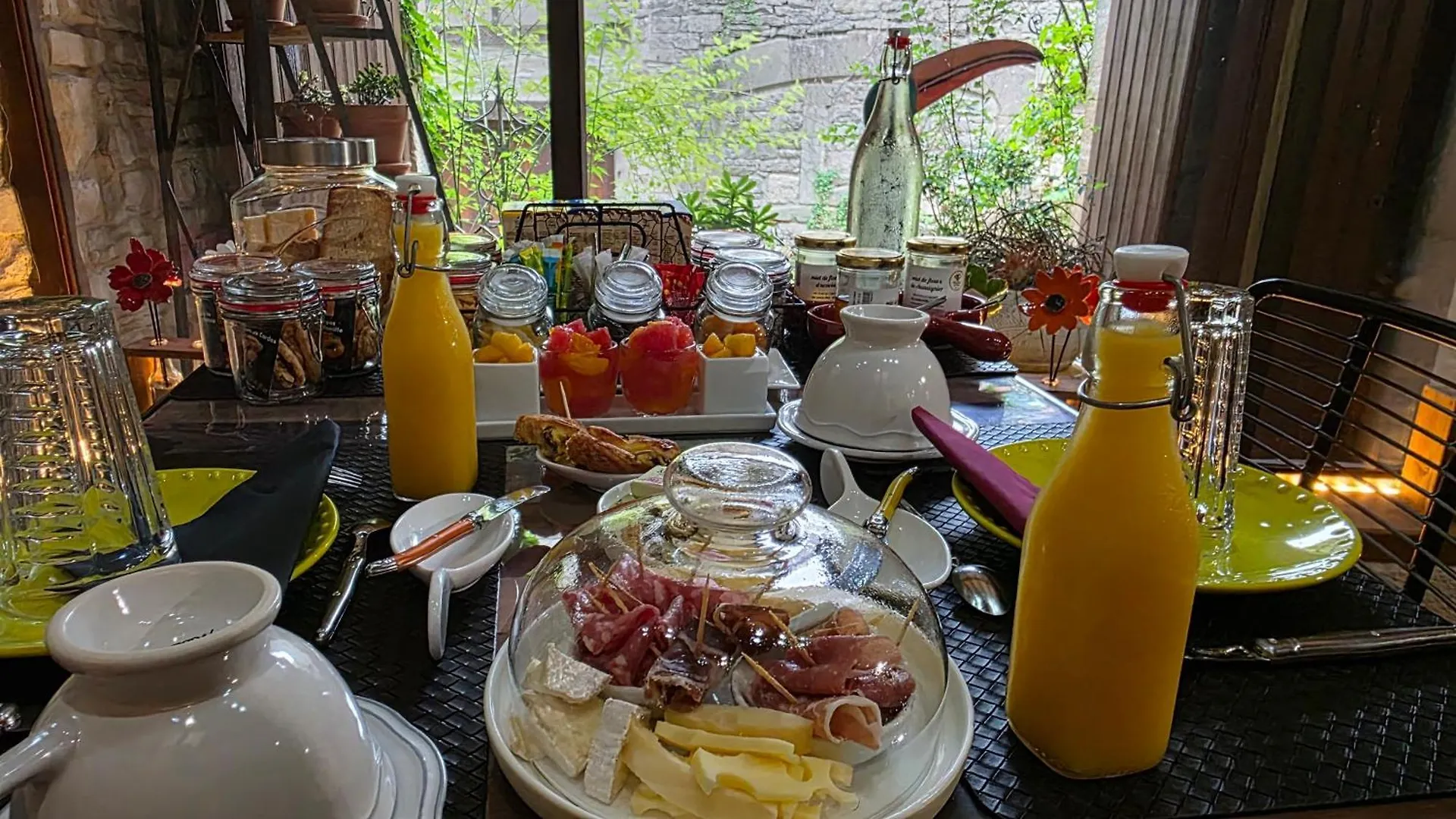 D'Ici Et D'Ailleurs Bed & Breakfast Cordes-sur-Ciel France